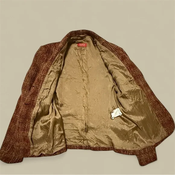 Multicolor Tweed Fabric with Button - Picture 5 of 10